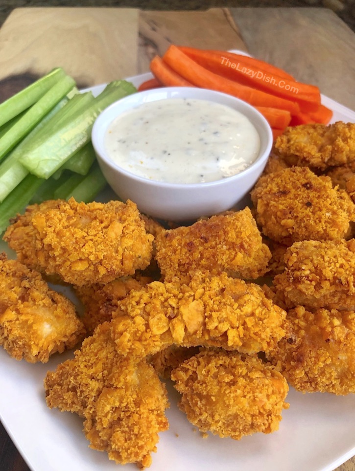 4 Ingredient Easy Cheddar Ranch Chicken Tenders - The entire family will love this easy chicken recipe! It's cheap, easy and fun to make. The Lazy Dish #thelazydish