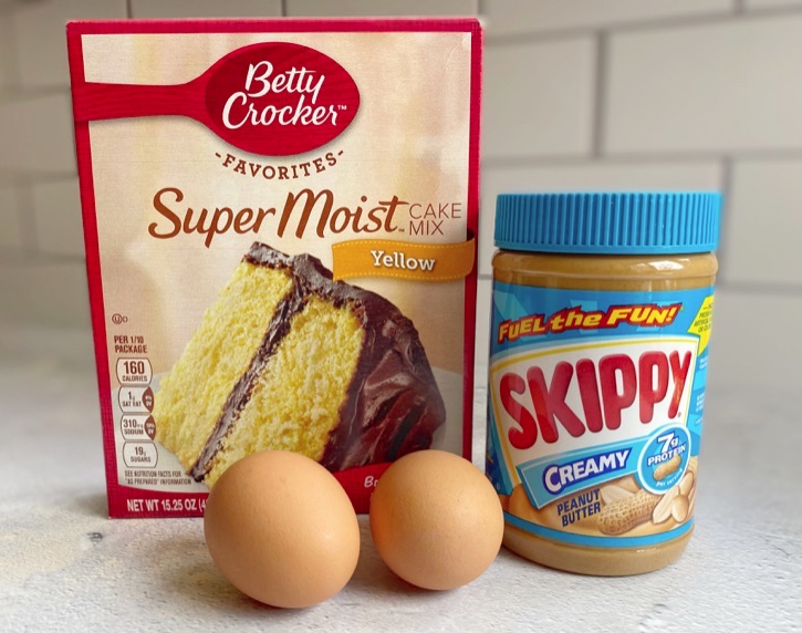 Easy Peanut Butter Cake  The ItsyBitsy Kitchen