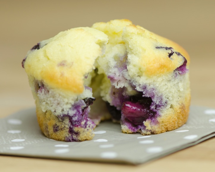 Quick and Easy Moist Blueberry Muffins Made With Boxed Yellow Cake Mix (with fresh or frozen blueberries!) A super simple snack and breakfast idea. Kids love these!