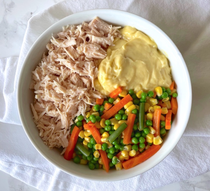 Cheap dinner idea made with few ingredients! If you're looking for canned chicken recipes for dinner, you've got to try these amazing mini chicken pot pies made in a muffin tin. My kids love them! They are perfect for a family with picky eaters, including toddlers. 