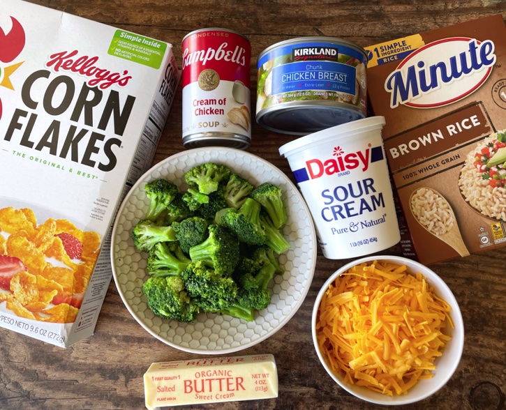 Budget Meals | Cheesy Chicken Broccoli & Rice Dinner Casserole -- super quick and easy to make with canned chicken, frozen broccoli, and instant rice! My picky kids love it. 