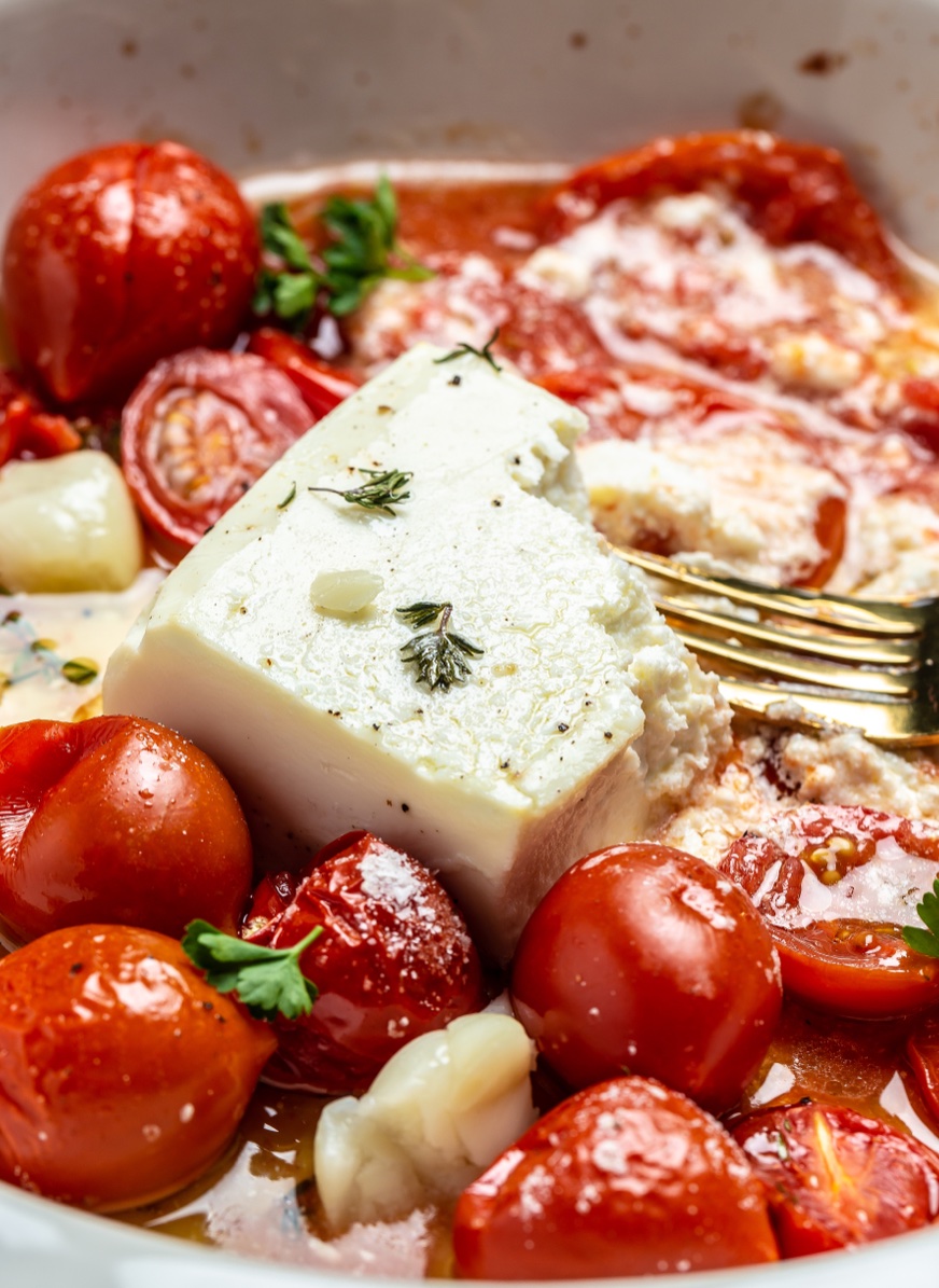 Are you looking for fun and easy dinner ideas for your picky family? You've got to try this baked feta pasta! It's super simple to make with just a few basic ingredients. An Italian favorite in our house!