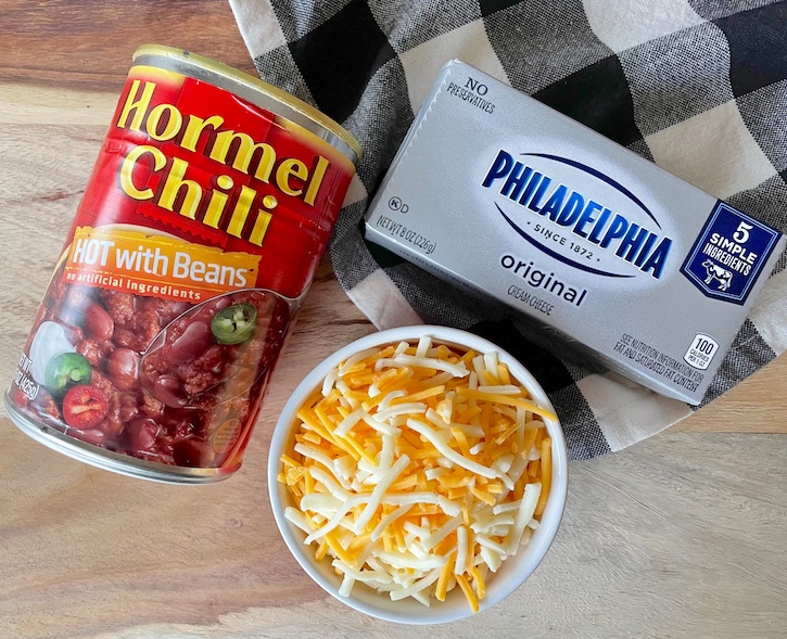 3 Ingredient Chili Cheese Dip Appetizer | A yummy and super easy party dip! 