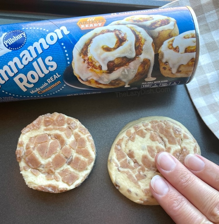Step by step instructions on how to make yummy breakfast pigs in a blanket with a tube of Pillsbury Cinnamon Rolls and sausage. 