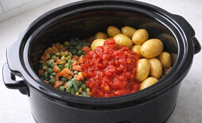 Delicious slow cooker dinner ideas that are simple to make, kid approved, budget friendly, and made with few ingredients.